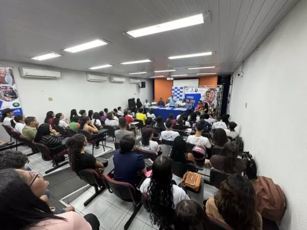 Prefeitura de Teresina por meio da Fundação Wall Ferraz, inicia curso de Operador de Caixa