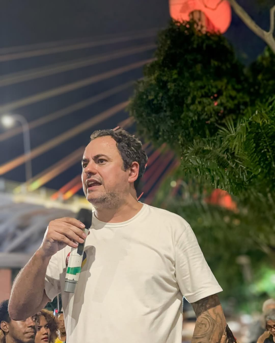 Em Teresina, deputado Glauber Braga afirma que cassação é perseguição de Arthur Lira