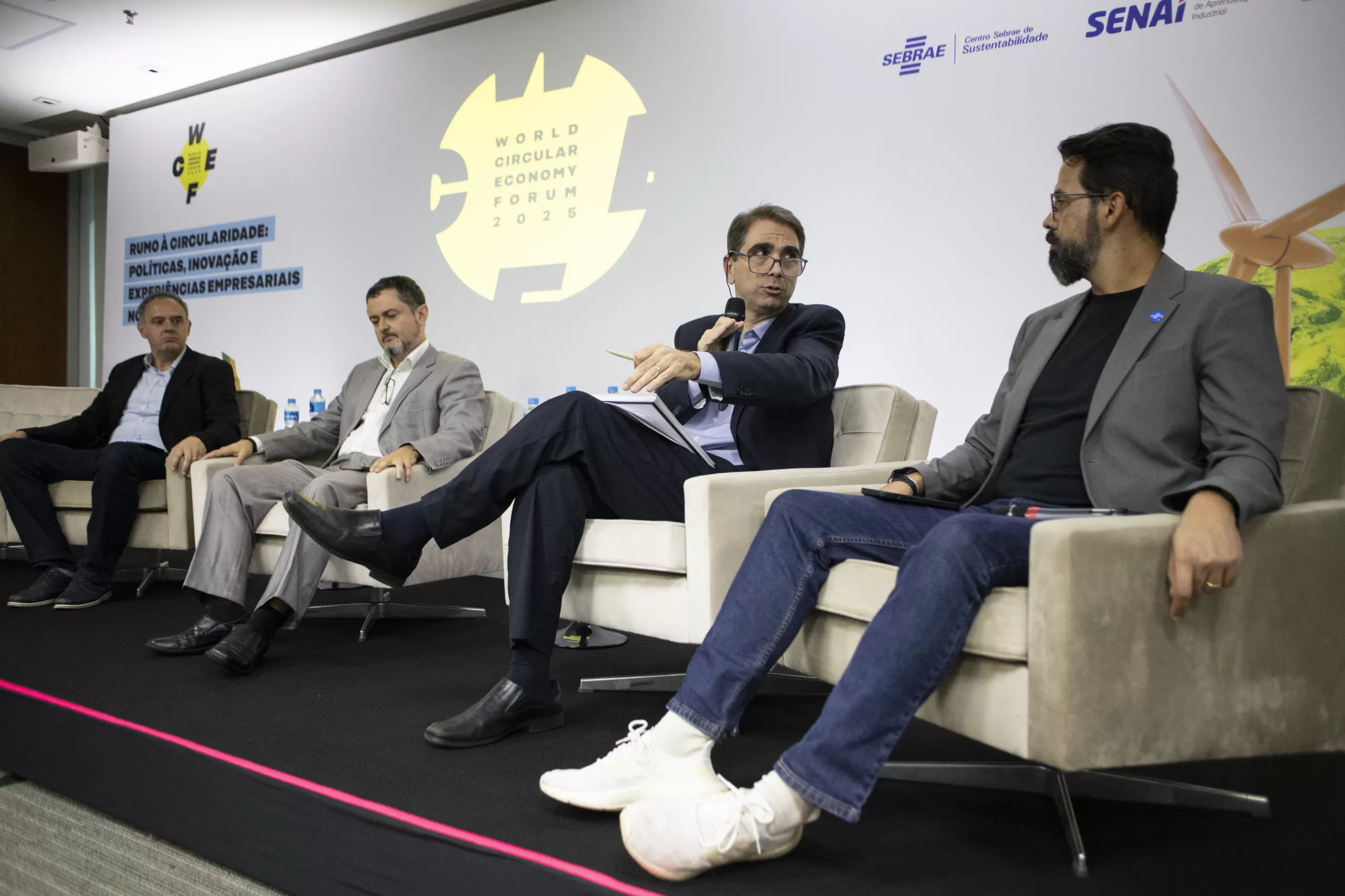 Sebrae participa de fórum internacional e destaca importância dos pequenos negócios na economia circular