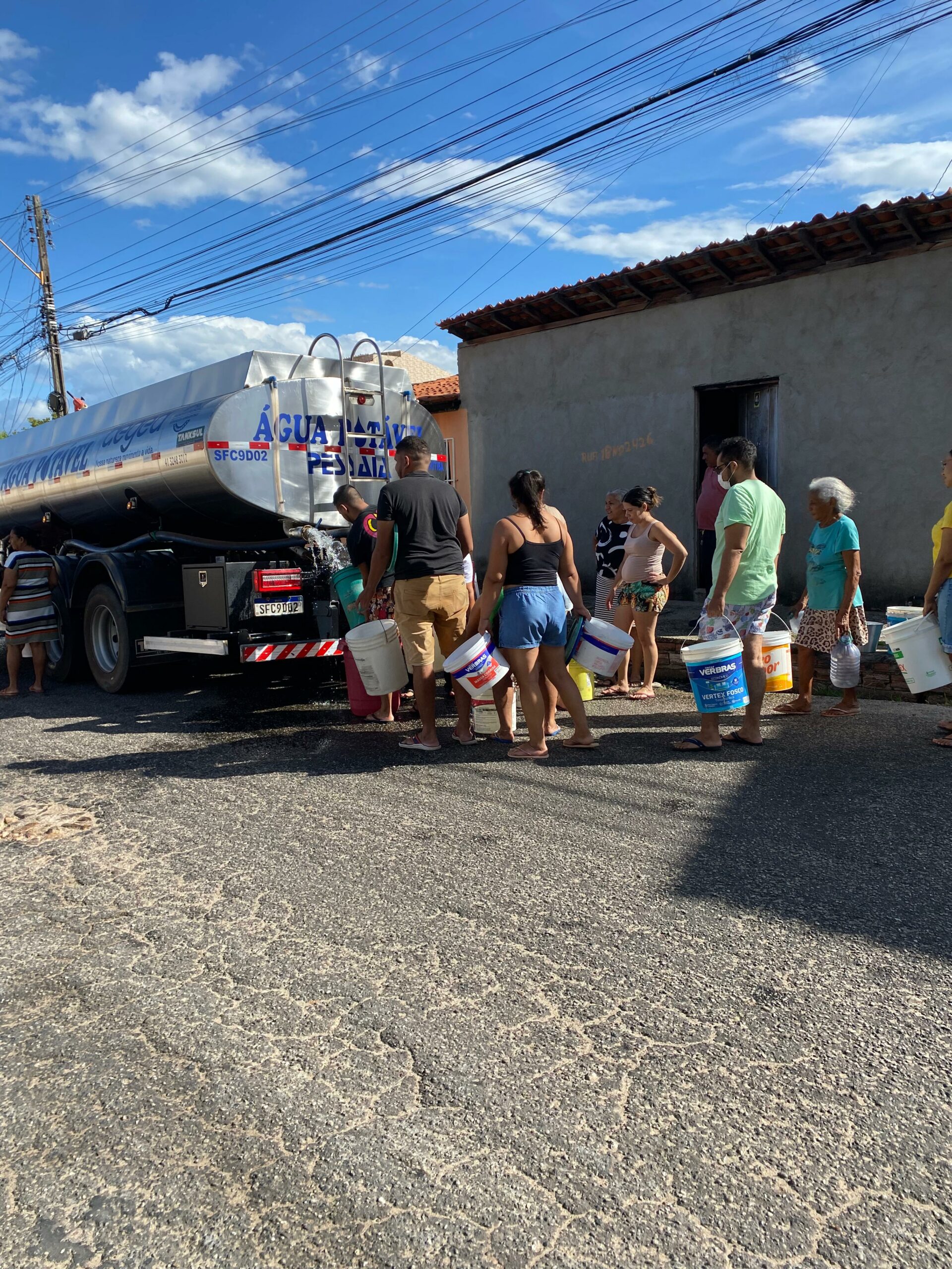 Moradores da zona Sudeste de Teresina sofrem por três dias com falta de água