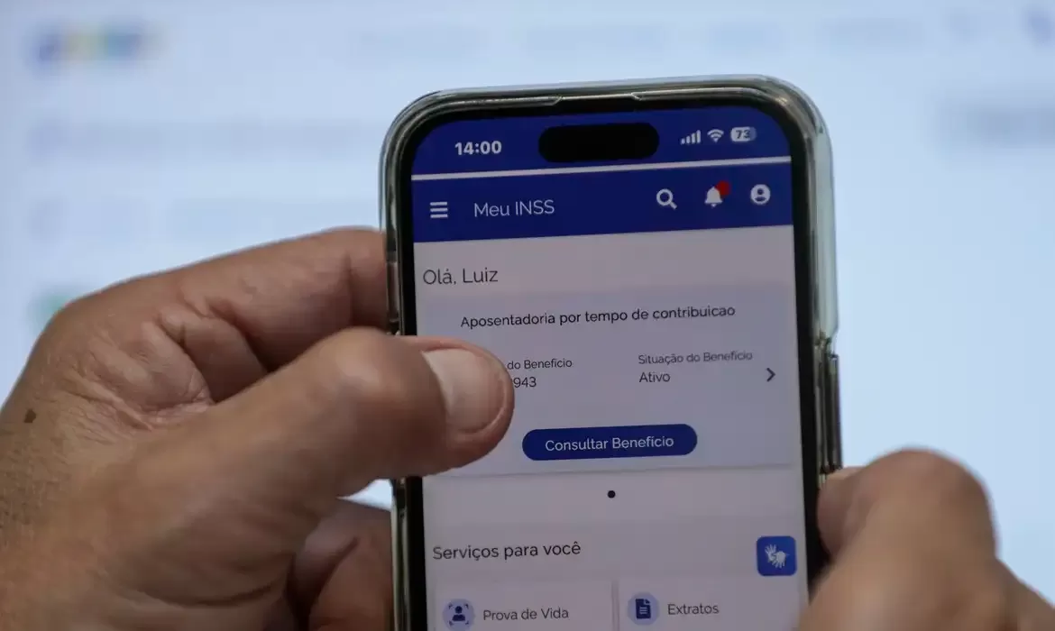 Aposentados e pensionistas podem receber reembolso de descontos ilegais