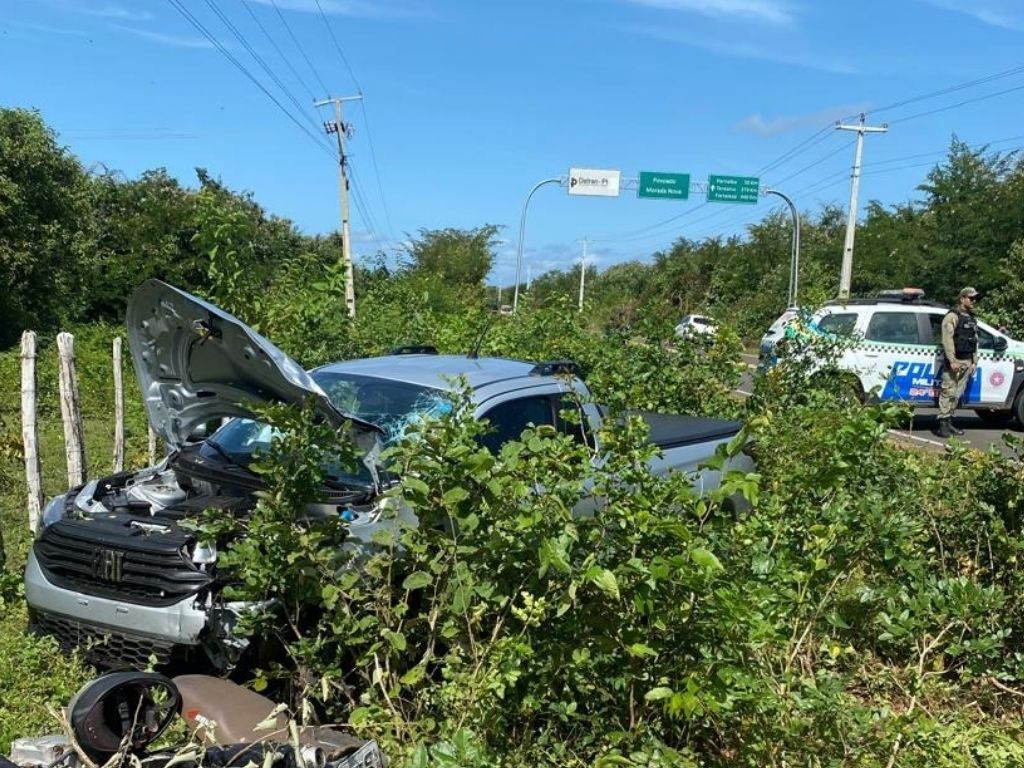 Motociclista morre durante colisão com uma picape Strada em Cajueiro da Praia