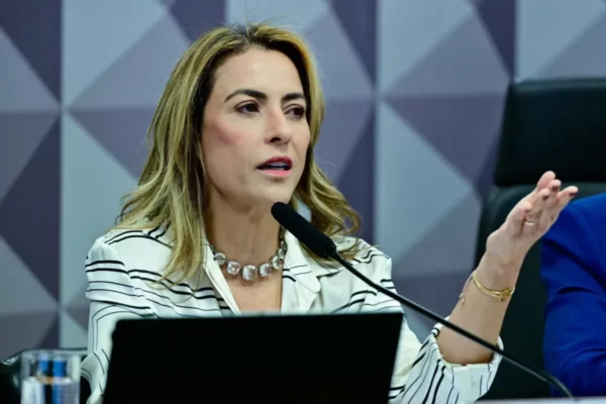 Soraya Thronicke pede indiciamento de Deolane Bezerra e Virginia Fonseca