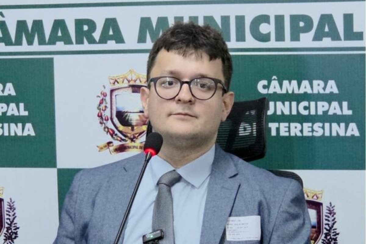 Petrus sugere suspensão da CPI da Águas de Teresina e abertura do sigilo bancário de cinco vereadores