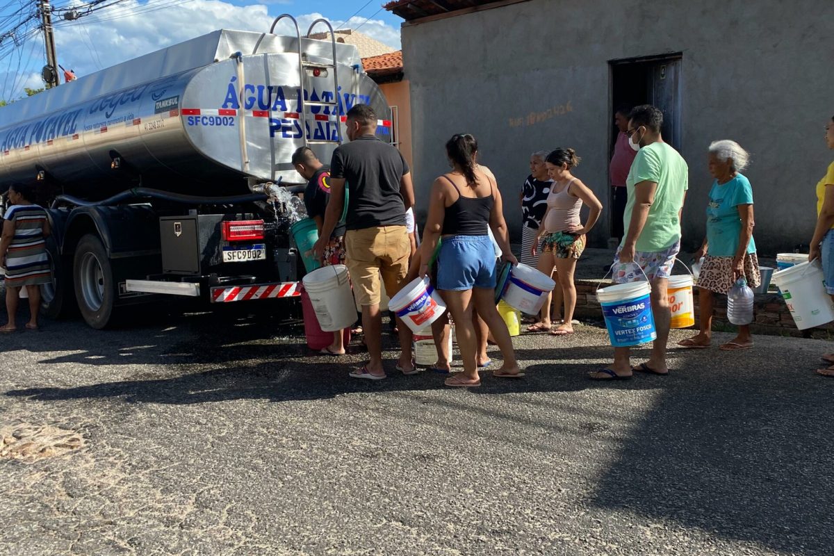 Moradores da zona Sudeste de Teresina sofrem por três dias com falta de água