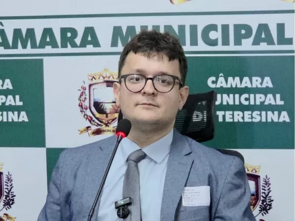 Petrus sugere suspensão da CPI da Águas de Teresina e abertura do sigilo bancário de cinco vereadores